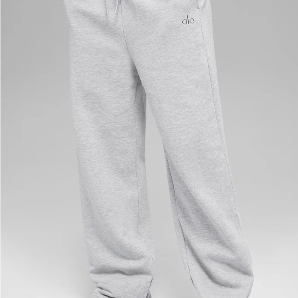 ALO Yoga Accolade Straight Leg Sweatpant